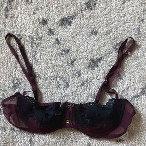 Victoria’s Secret lace bra 34b